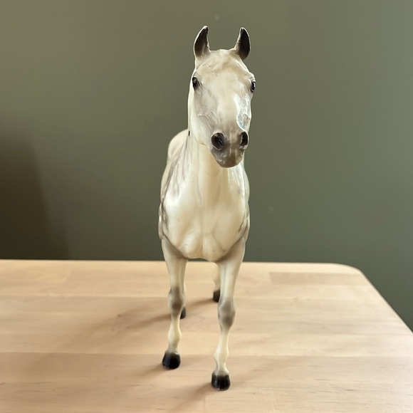 Breyer Abdullah 1989 LE Trakehner Olympic Showjumper Grey - Picture 3 of 5